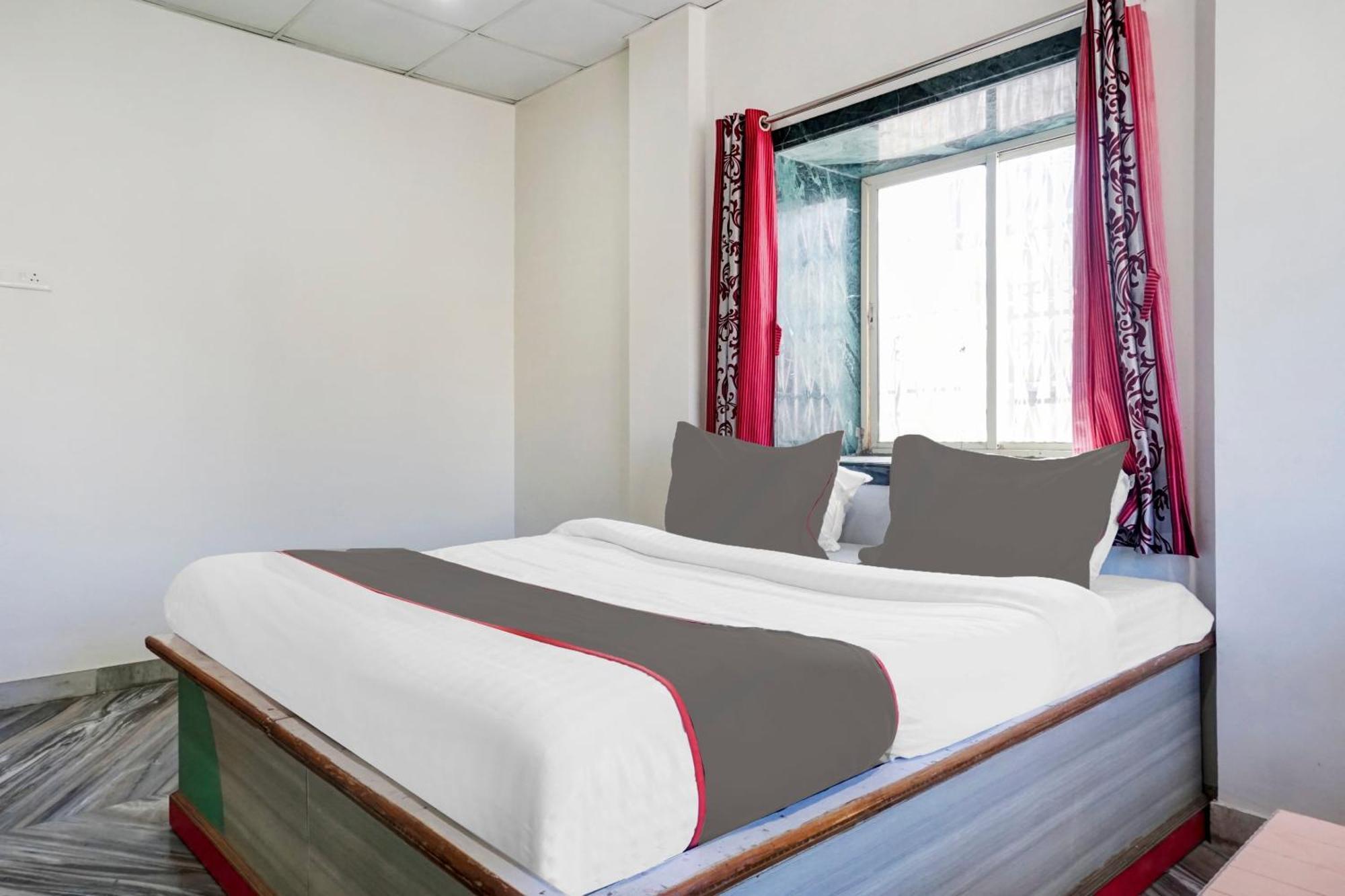 Hotel Collection O Shreya Talegaon Dabhade Exteriér fotografie