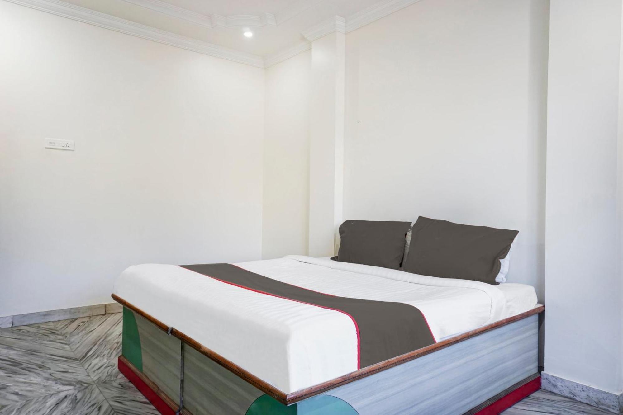 Hotel Collection O Shreya Talegaon Dabhade Exteriér fotografie